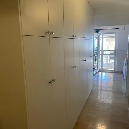Sea View Apartment *